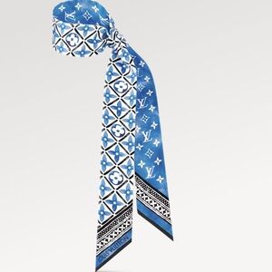 Louis Vuitton monogram flower tile BB bandeau M79020